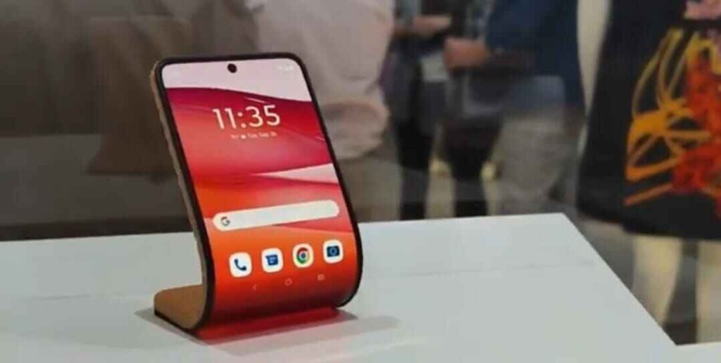 Motorola Bendy Phone Display
